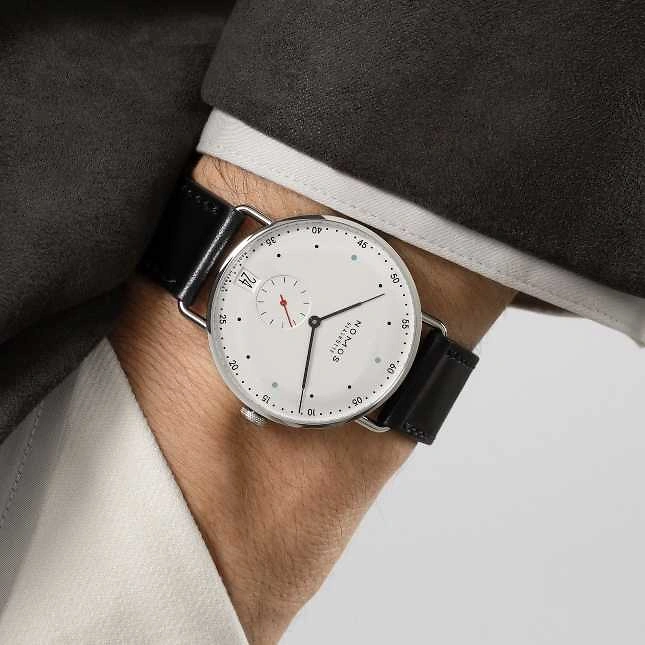NOMOS Metro 38 | Datum