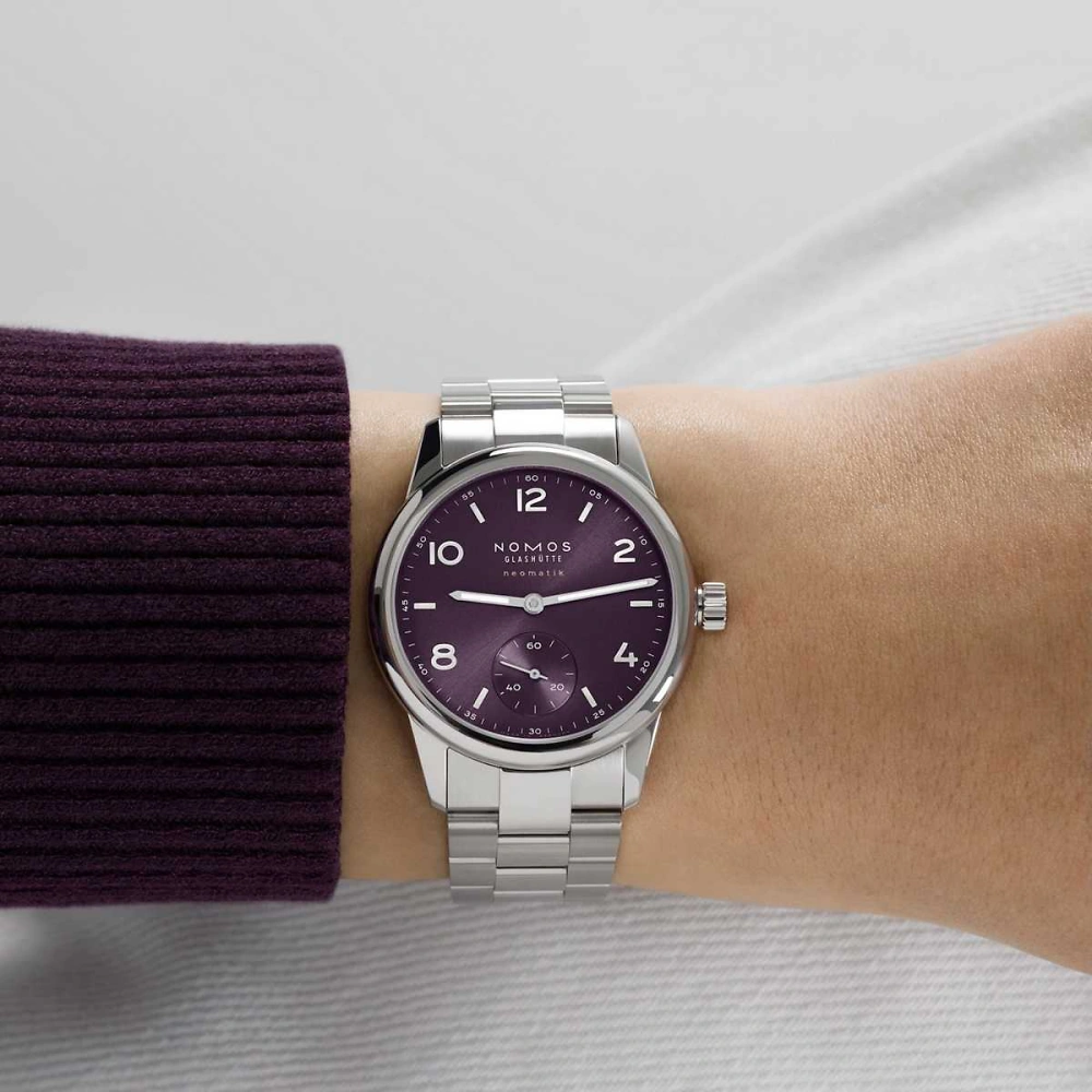 NOMOS Club Sport | neomatik 34 purple