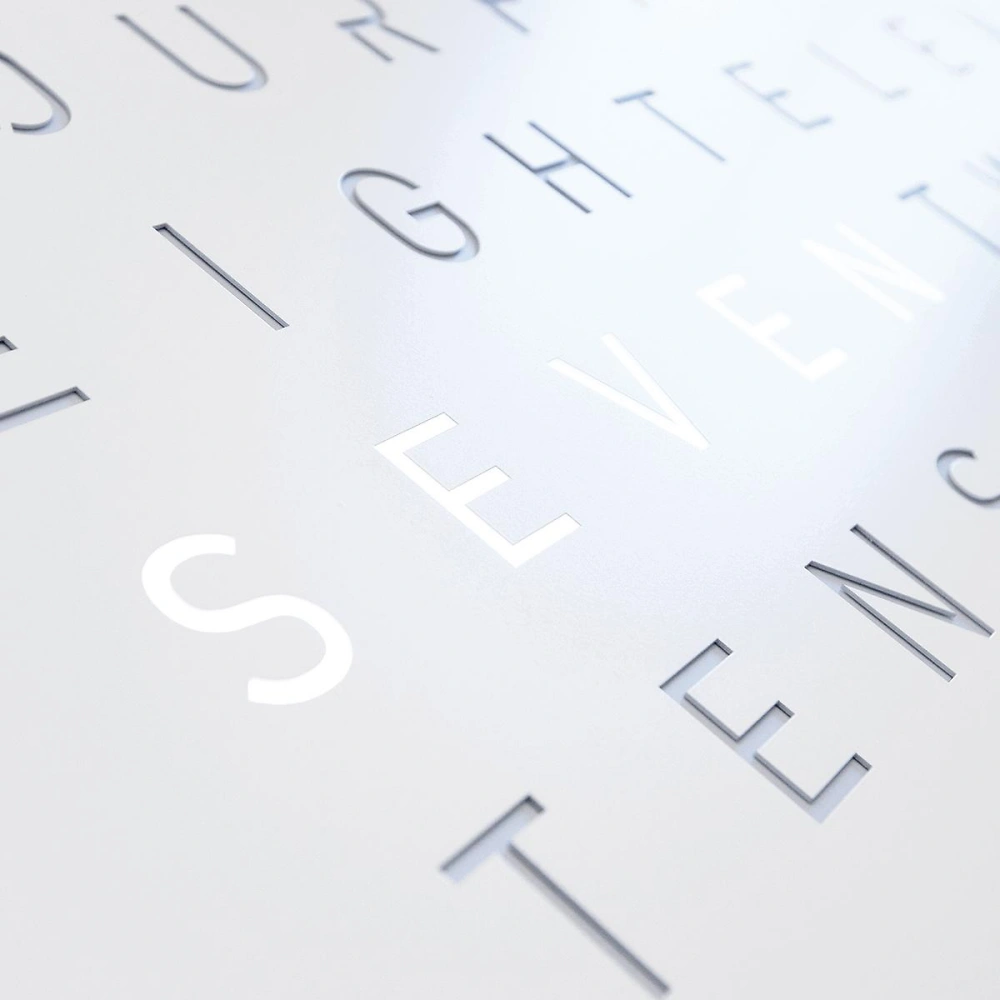 QLOCKTWO FRONTCOVER EARTH 45 | White Pepper