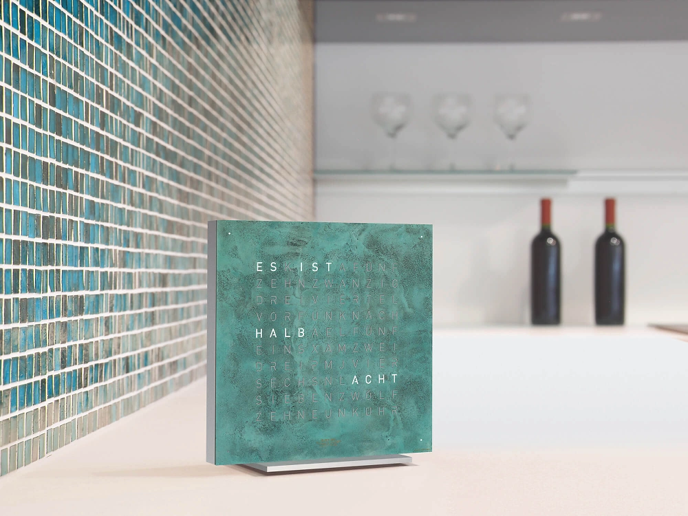 QLOCKTWO FRONTCOVER EARTH 13.5 Vintage Copper