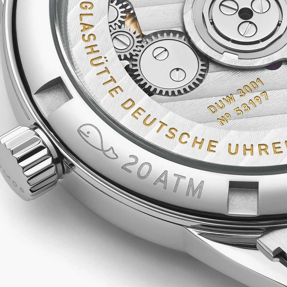 NOMOS Club Sport | neomatik 34 gold