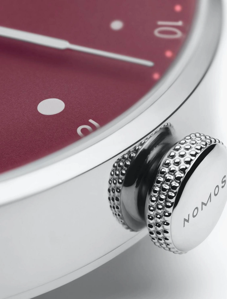 NOMOS Metro 33 | muted red