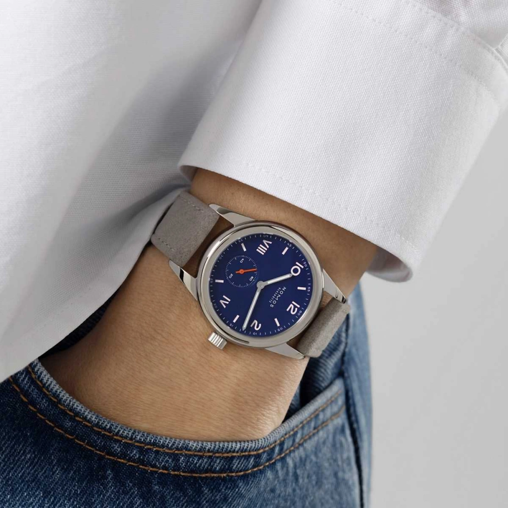 NOMOS Club Campus | night sky