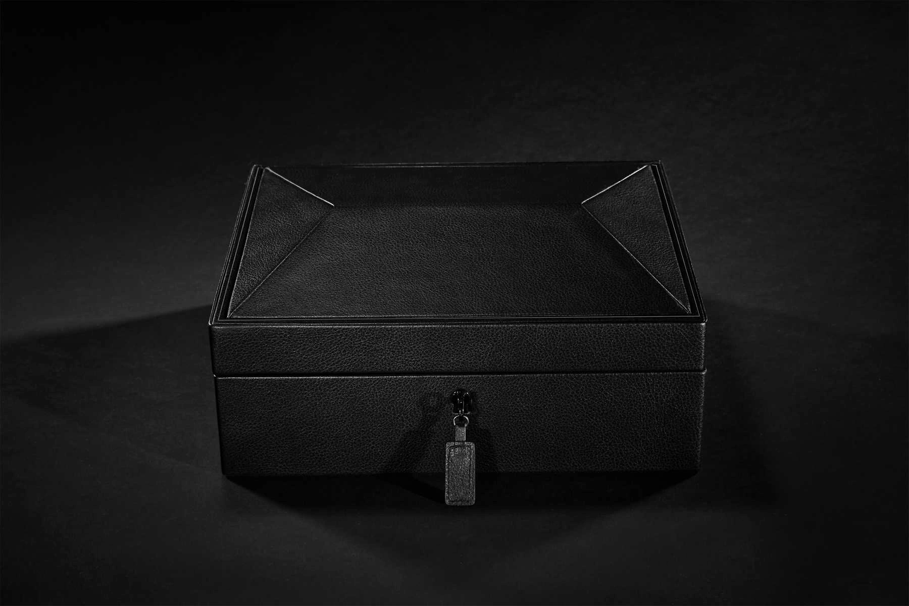 WOLF British Racing Black