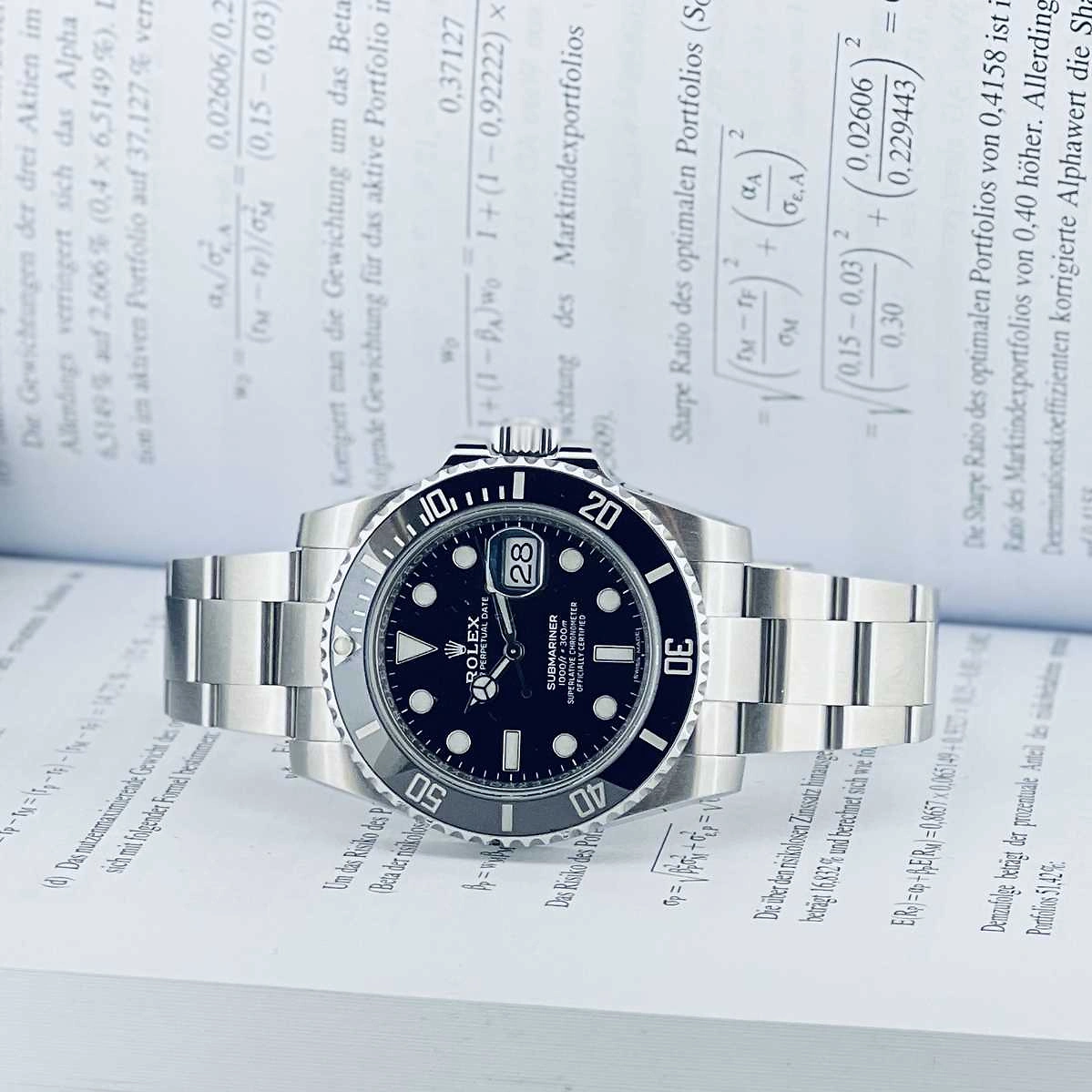 ROLEX Oyster Perpetual Submariner Date