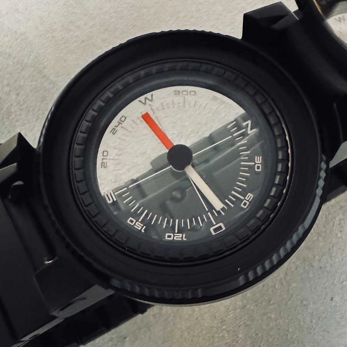 PORSCHE DESIGN Compass - Limitiert auf 911 Exemplare