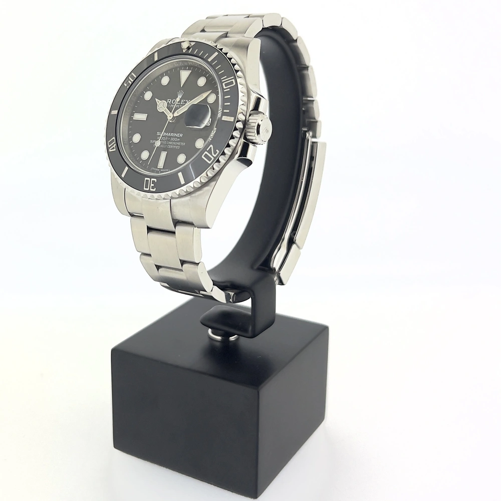 ROLEX Oyster Perpetual Submariner Date