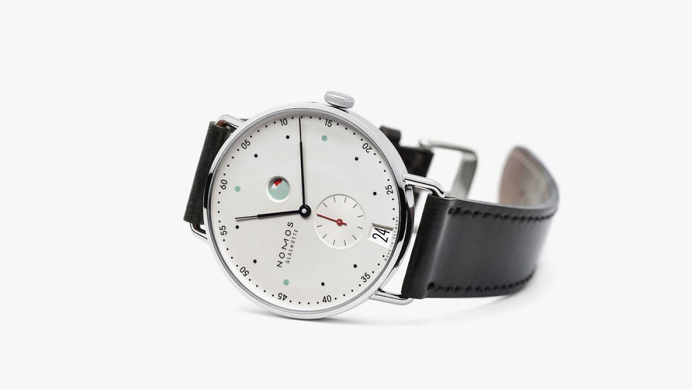 NOMOS Metro | Datum Gangreserve