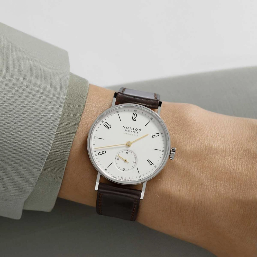 NOMOS Tangente | neomatik dor&eacute;