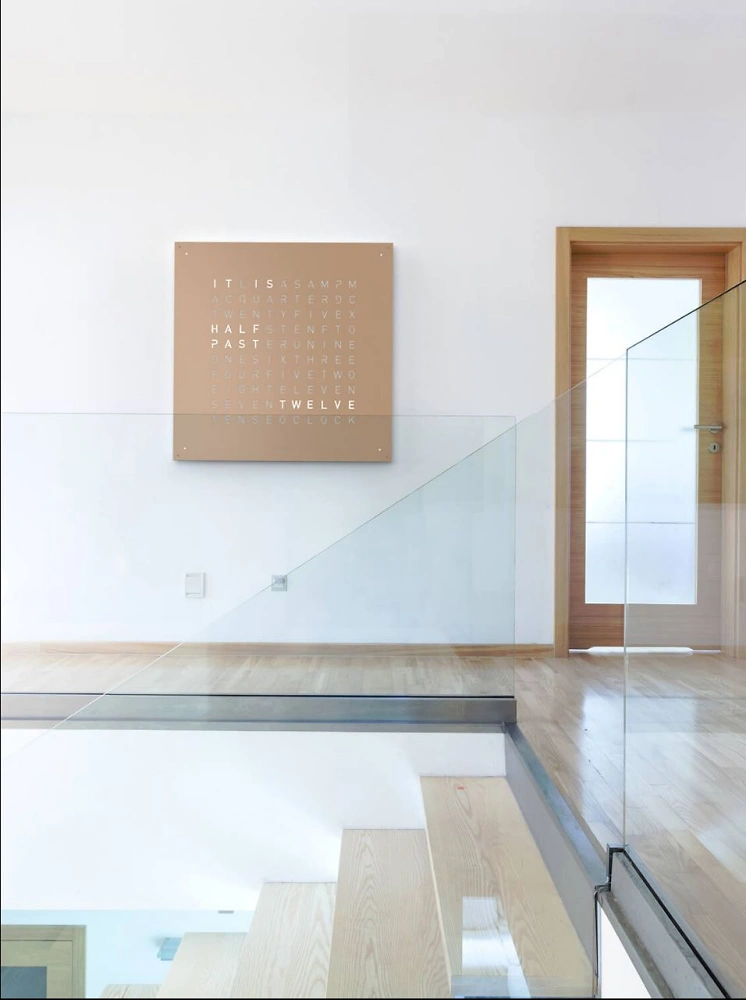 QLOCKTWO EARTH 90 | Hazelnut