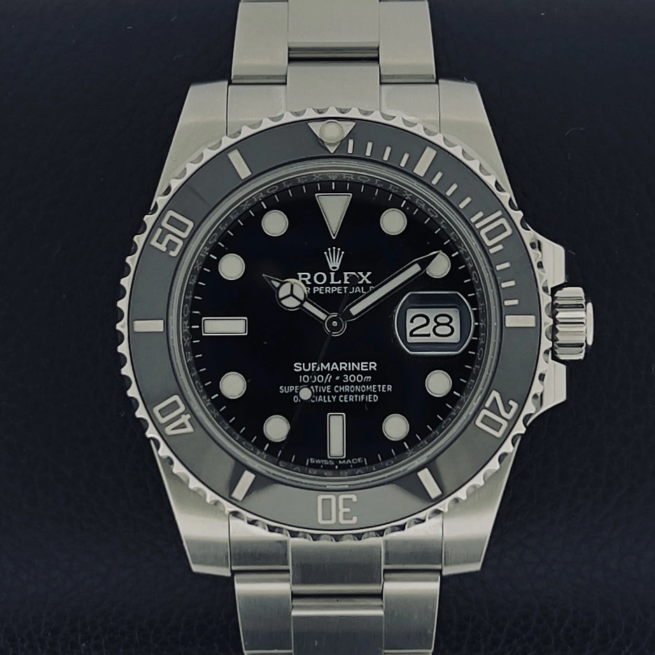 ROLEX Oyster Perpetual Submariner Date