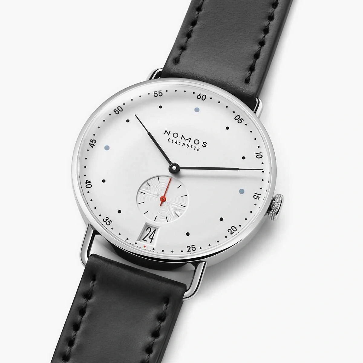 NOMOS Metro 38 | Datum