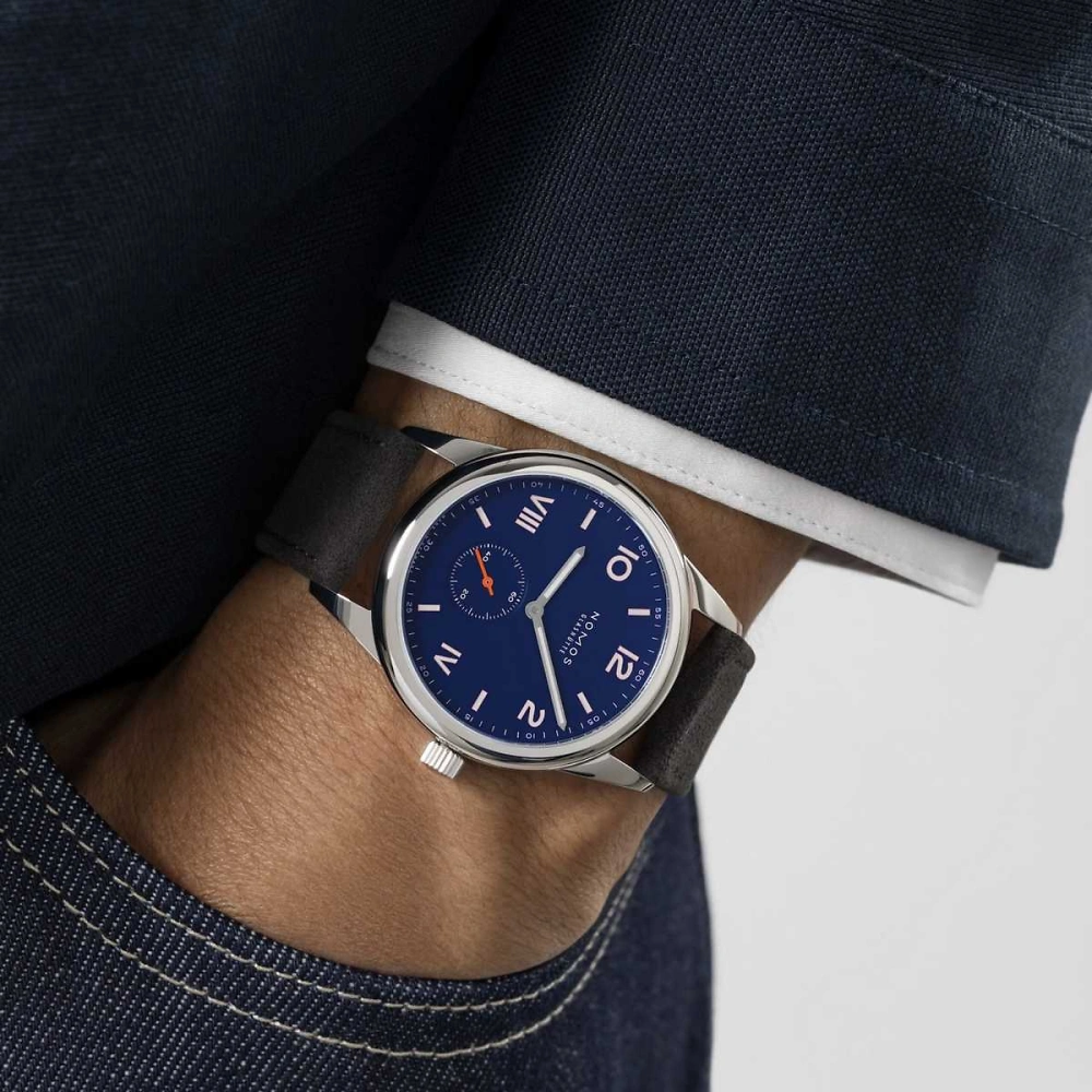 NOMOS Club Campus | 38 night sky