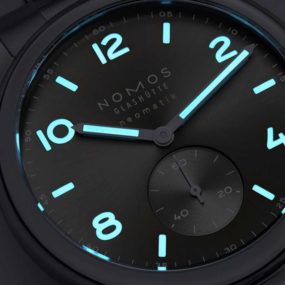 NOMOS Club Sport | neomatik 39 smoke