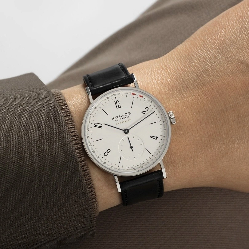NOMOS Tangente | neomatik 38 Update