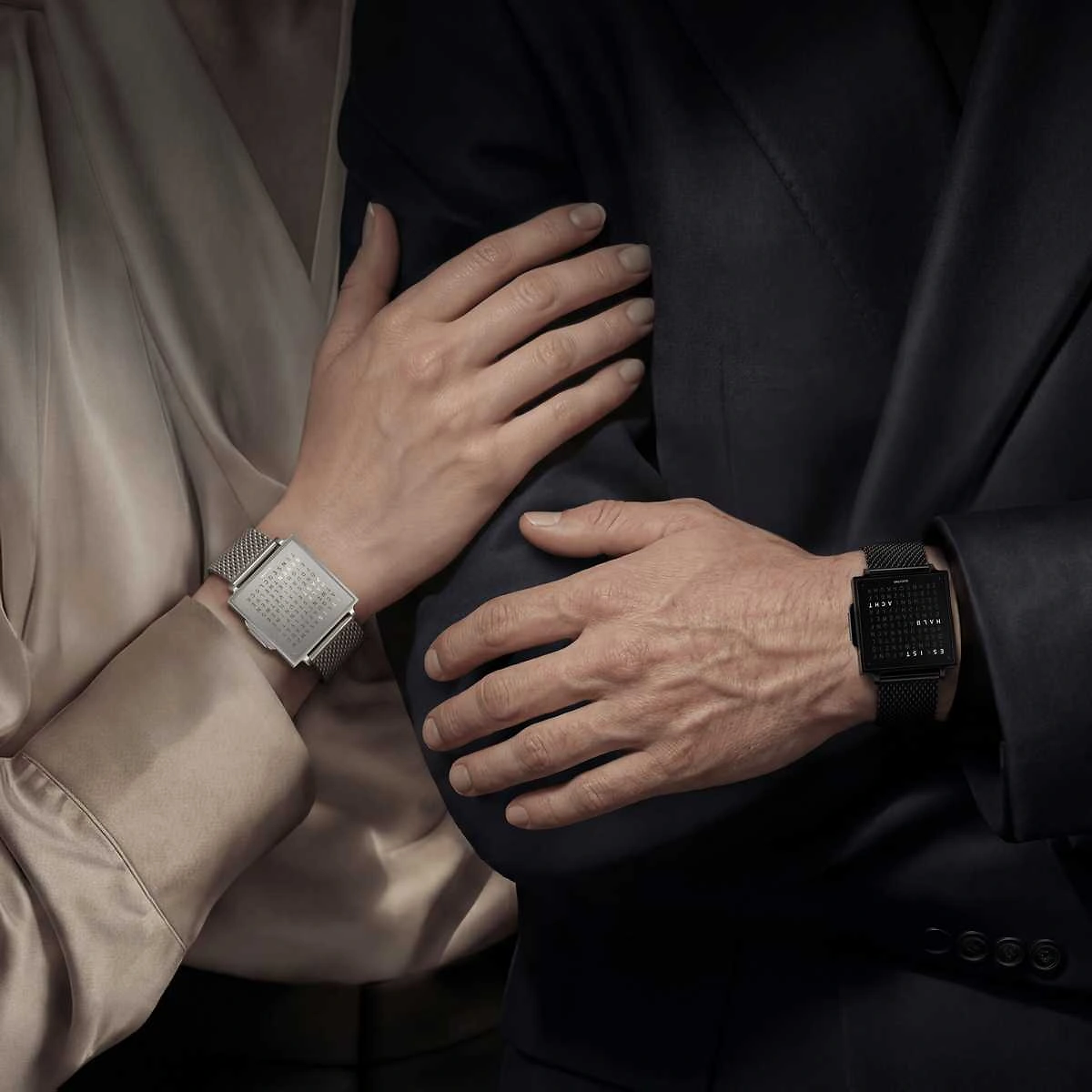 QLOCKTWO Wrist | Fine Steel