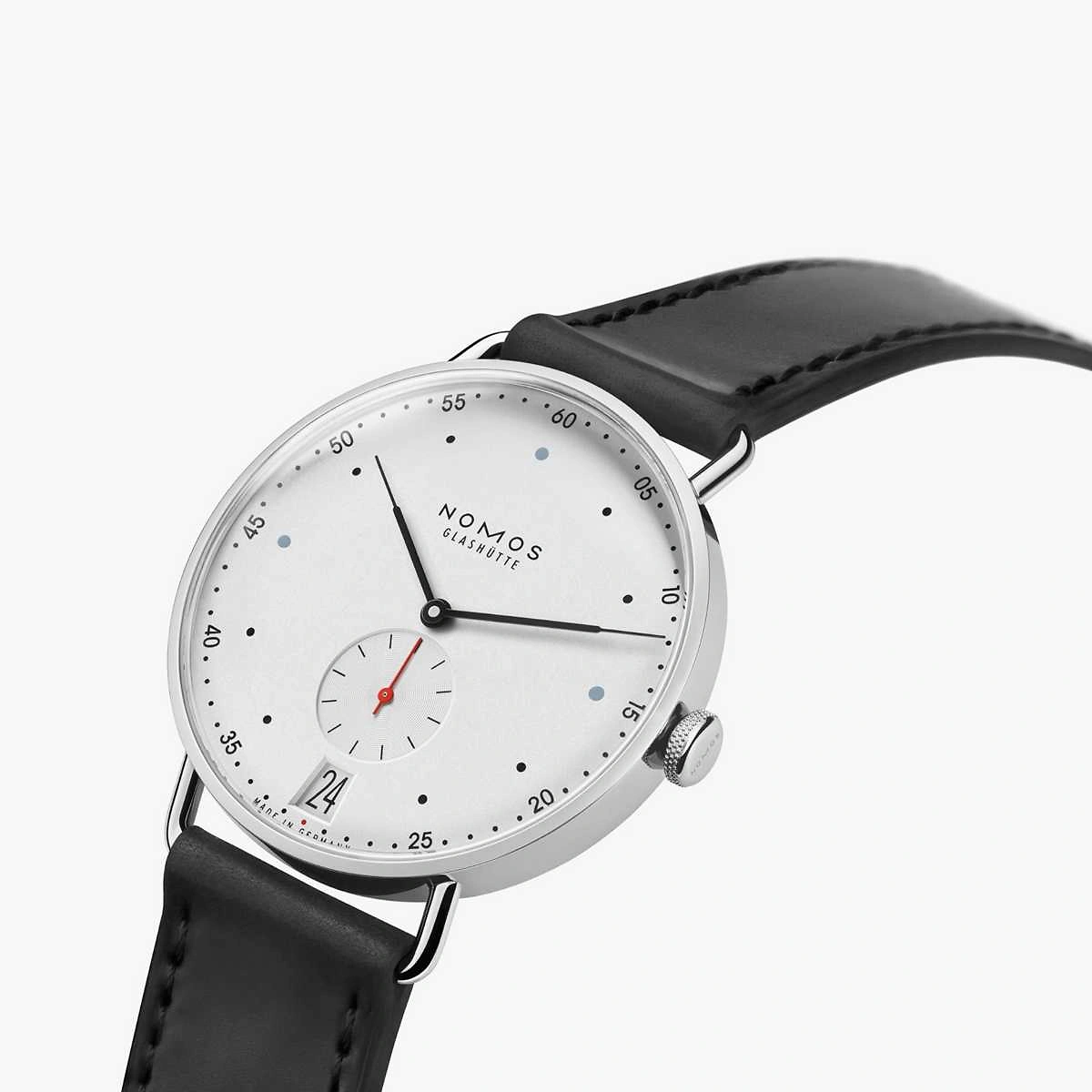 NOMOS Metro 38 | Datum
