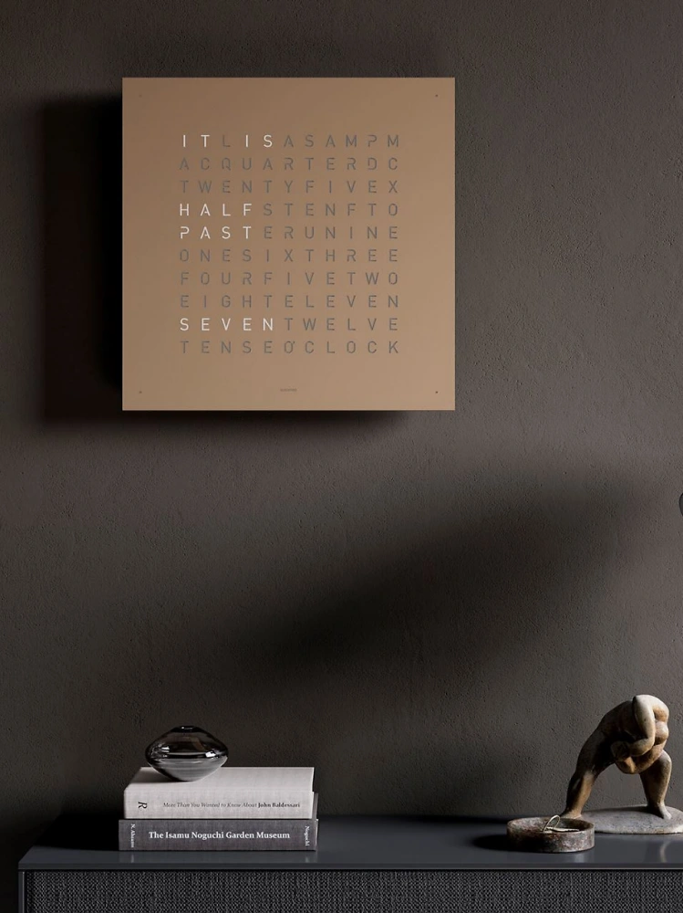 QLOCKTWO EARTH 45 - Monochrom Edition Hazelnut