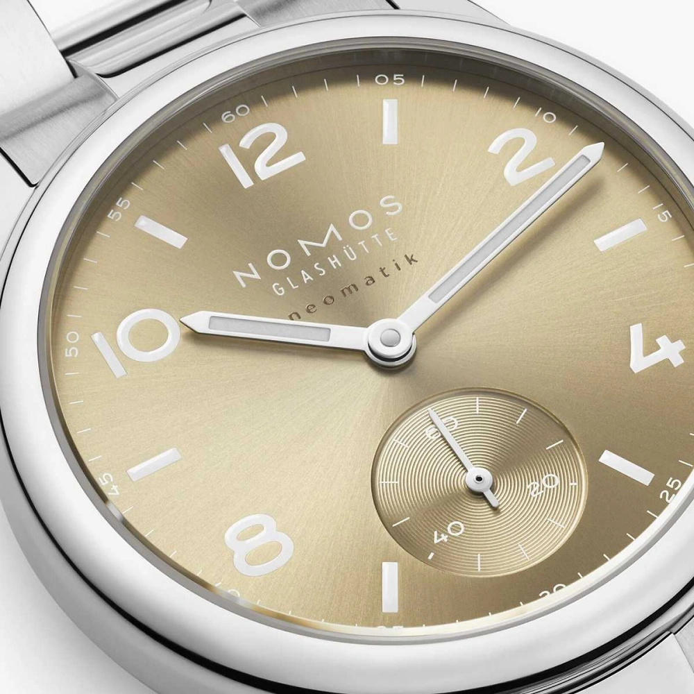 NOMOS Club Sport | neomatik 34 gold