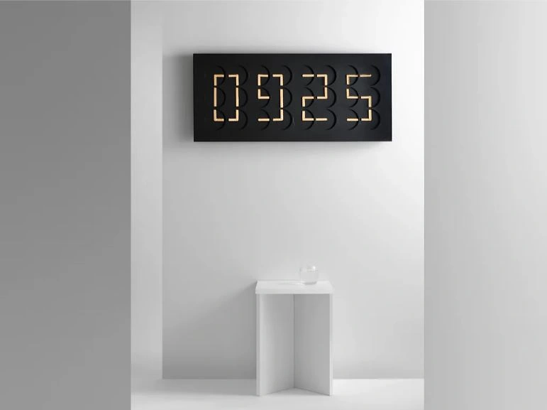 ClockClock 24 Black Gold