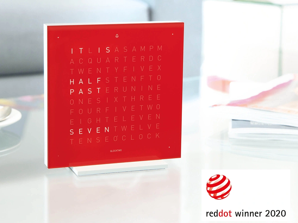 QLOCKTWO FRONTCOVER EARTH 13.5 Cherry Cake