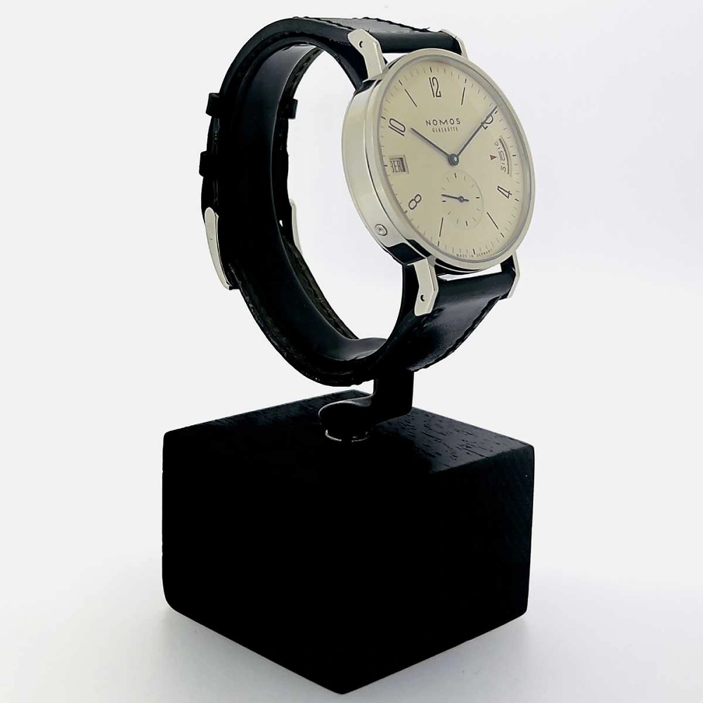 NOMOS Tangomat GMT