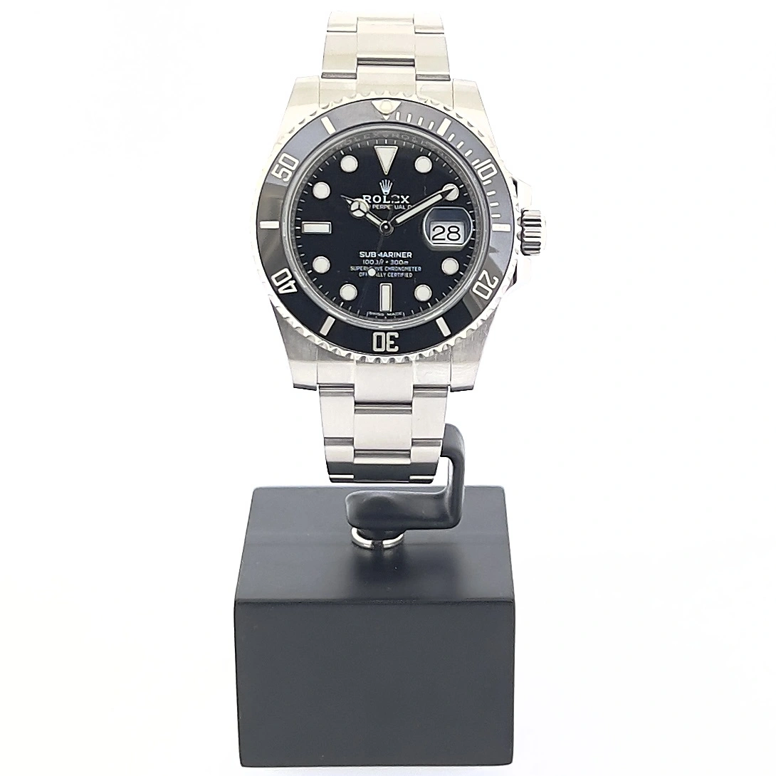 ROLEX Oyster Perpetual Submariner Date