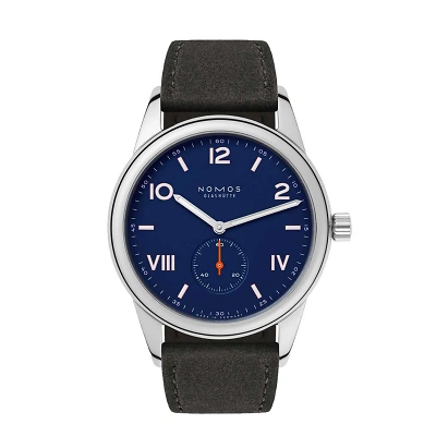 1 NOMOS Club Campus 38 night sky - Frontalansicht der Uhr vor weissem Hintergrund