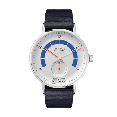 1 NOMOS Autobahn 1303 Uhr von vorne