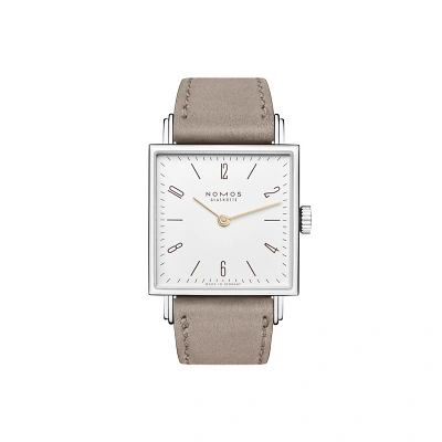 1 NOMOS Tetra 405 Uhr von vorne