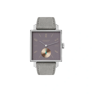 1 NOMOS Tetra 475 Uhr von vorne