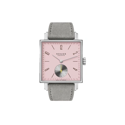 1 NOMOS Tetra 476 Uhr von vorne