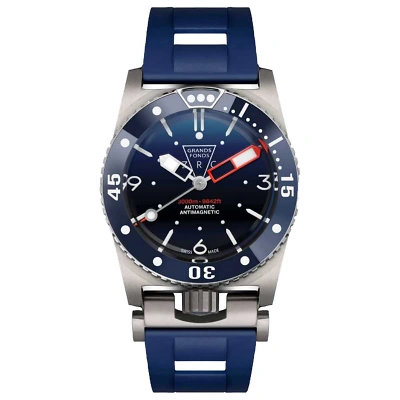 2 ZRC GF3000 Uhr von vorne, vor weissem Hintergrund