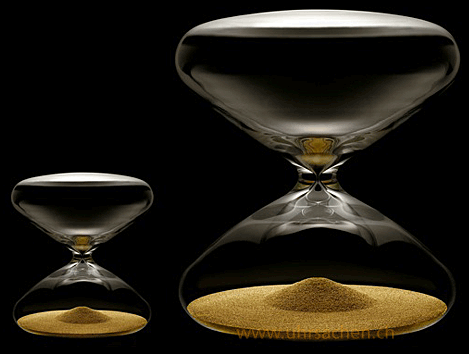 Ikepod Marc Newsons Hourglass mit vergoldeten Nanoballs